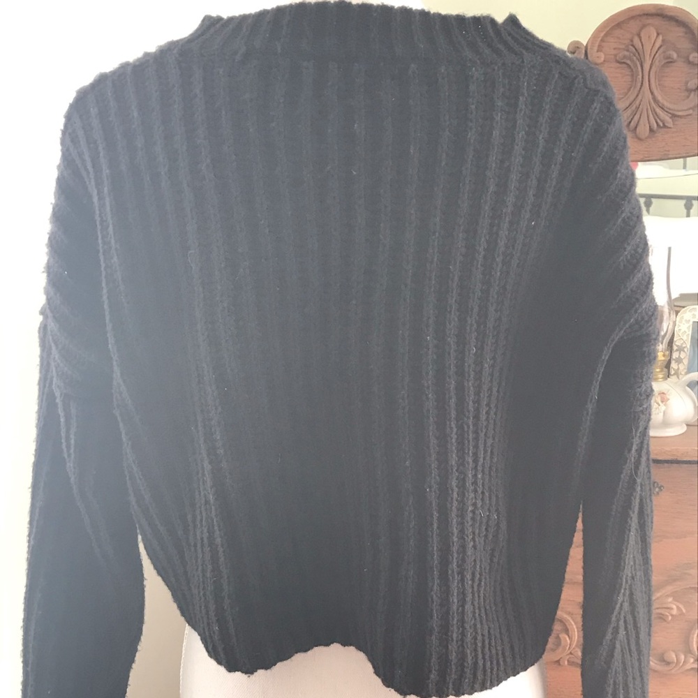 ⭐️5/$20⭐️F21 Cropped Chunky Knit Sweater SZ - Picture 3 of 5